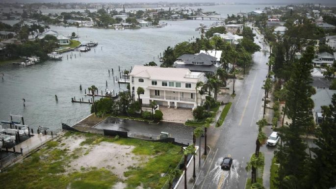 Huracán Debby toca tierra en Florida y amenaza con inundaciones catastróficas