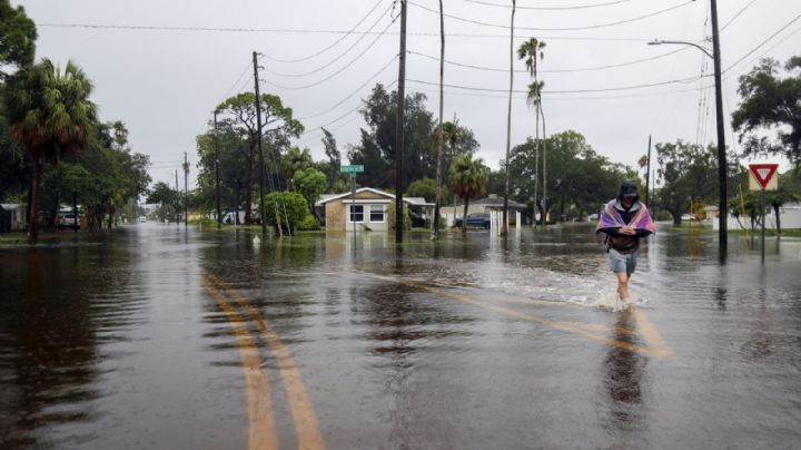 Debby causa inundaciones en Florida y deja al menos cuatro muertos