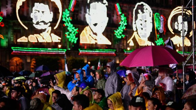 El Zócalo a unas horas del último Grito del sexenio de AMLO (Fotogalería)