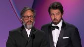 Gael García Bernal y Diego Luna sorprenden en los premios Emmy; presentan premio en español (Video)