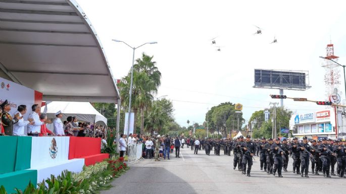 Presidió Américo Villarreal desfile cívico-militar por 214 aniversario del inicio de la independencia