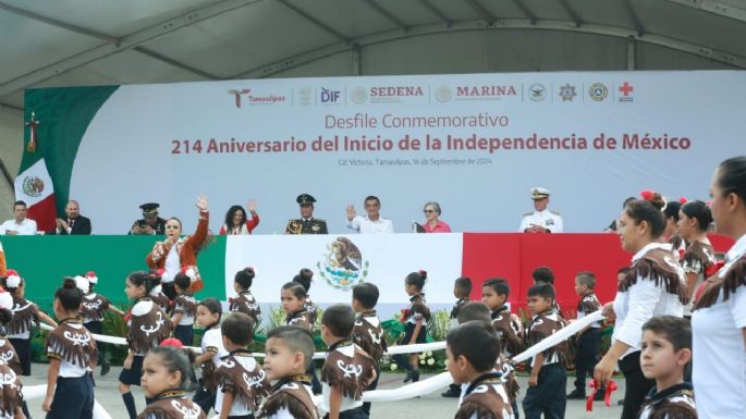 Presidió Américo Villarreal desfile cívico-militar por 214 aniversario del inicio de la independencia