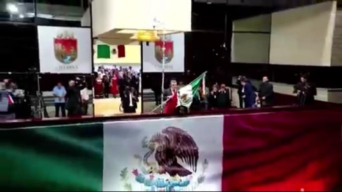 “¡Queremos paz!”, gritaron a Rutilio Escandón durante Grito de Independencia en Chiapas