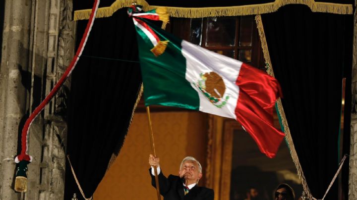 “Viva la Cuarta Transformación”, grita AMLO en el Zócalo (Video)