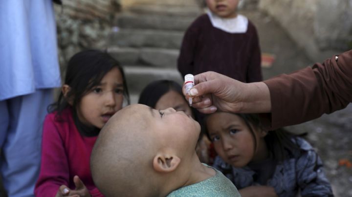 El Talibán suspende las vacunaciones contra la polio en Afganistán, según la ONU