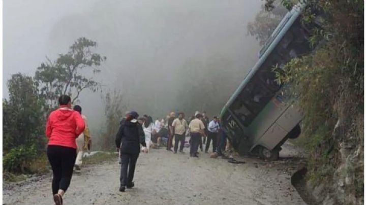 Vuelca autobús que viajaba rumbo a Machu Picchu ; hay cuatro mexicanos entre los heridos (Video)