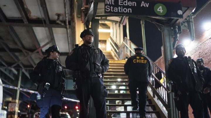 Mueren cuatro personas en tiroteo en tren subterráneo en las afueras de Chicago