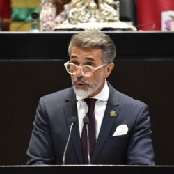 Diputados de Morena proponen la “Ley anti Mayer” para limitar la aprobación de licencias