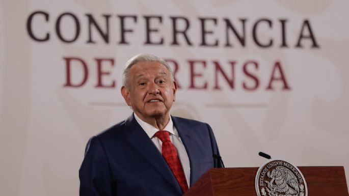 AMLO renuncia a su militancia en Morena