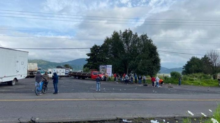 Michoacán: Comunidad indígena bloquea carretera por desaparición de comunero