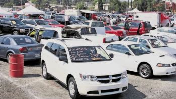 Sheinbaum pone fin al decreto de AMLO que regularizaba los “autos chocolate”