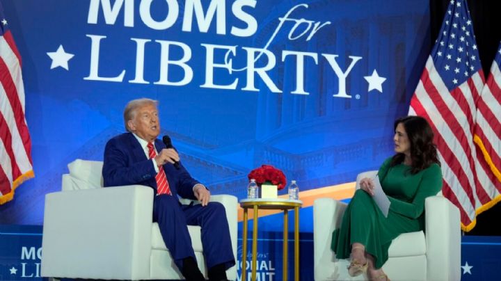 Trump cuestiona aceptación de personas trans y corteja a sus bases en acto de Moms for Liberty