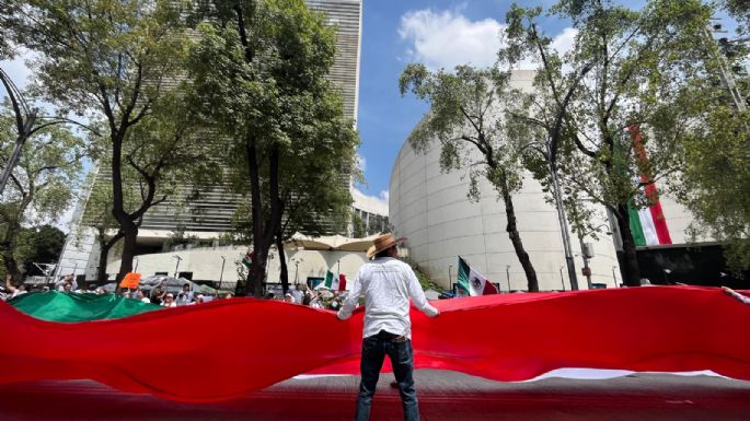 Empleados del Poder Judicial bloquean acceso al Senado