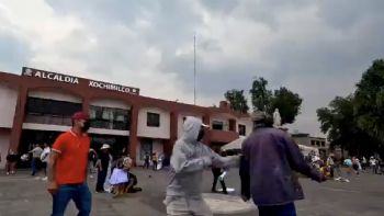 Denuncian agresión de “golpeadores” contra manifestantes en Xochimilco (Video)