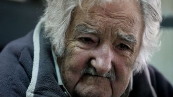 Expresidente José Mujica reaparece en acto electoral en Uruguay