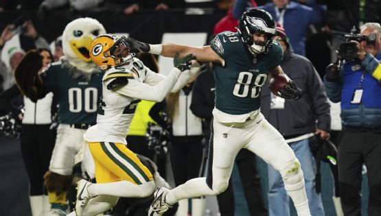 Hurts lanza para 2 TD y Goedert hace una jugada estelar en victoria de Eagles 22-10 sobre Packers