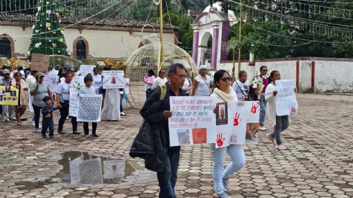 Familiares protestan por el feminicidio de Eleuteria, policía apuñalada en Guerrero