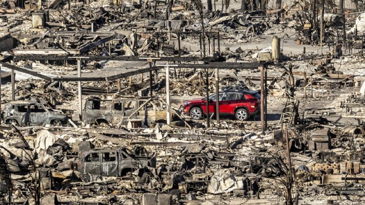 Aumenta a 24 el número de muertos por incendios en Los Ángeles; bomberos intentan acorralarlos