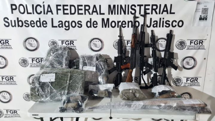 La FGR asegura armas, vehículos y droga en una casa de Lagos de Moreno