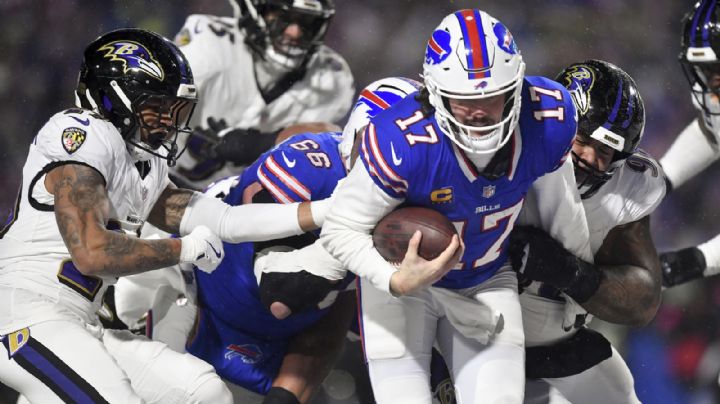 Josh Allen anotó dos touchdowns corriendo en el triunfo de Bills sobre Ravens (Video)