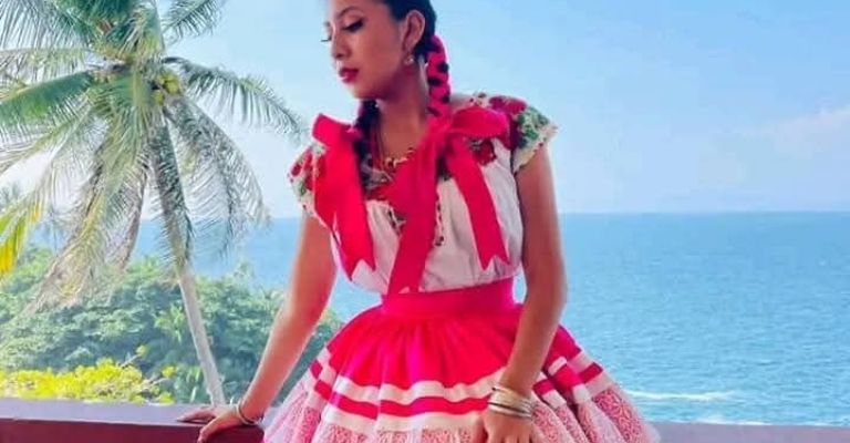 Donají Méndez, originaria de Pinotepa Nacional, Oaxaca, fue la persona que perdió la vida en el accidente ocurrido esta madrugada en la avenida Escénica de Acapulco.