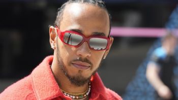 Lewis Hamilton llega a Maranello para su primer día en Ferrari