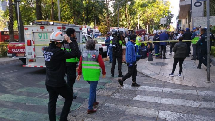 Se incendia edificio sobre Paseo de la Reforma; 40 personas son atendidas