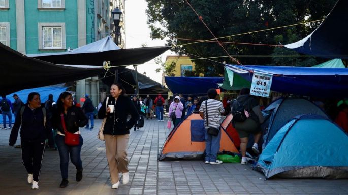 Maestros de Oaxaca se van a paro e instalan plantón para exigir mejoras laborales