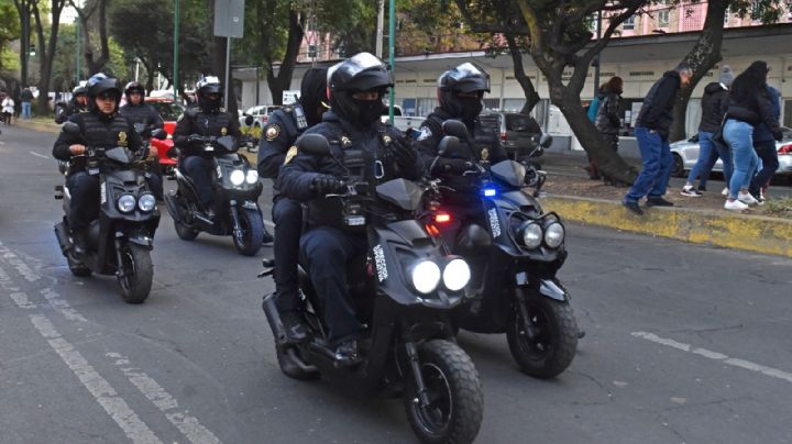 Detienen en Iztapalapa a cinco policías con medicamentos robados y mariguana