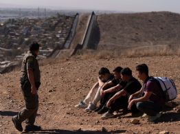 Gobierno de EU reporta baja del 12% en intentos de cruce fronterizo de migrantes indocumentados