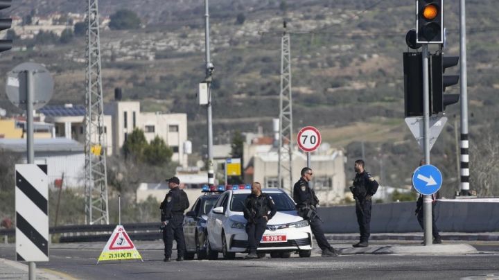 Tiroteo contra un autobús que transportaba israelíes en Cisjordania deja 3 muertos