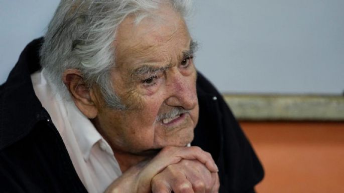Mujica anuncia la extensión del cáncer, que no seguirá con el tratamiento y pide morir "tranquilo"