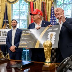 FIFA rechaza comentarios de Trump sobre cambio de sedes de partido para el Mundial