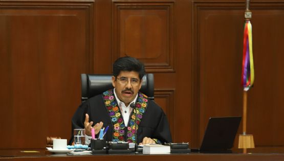 Estudiantes increpan a Hugo Aguilar por la reforma judicial y sus nexos con la 4T (Video)