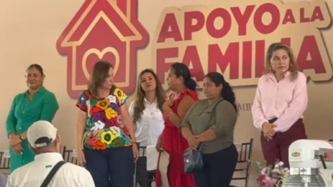 Mujer se desploma ante Rocío Nahle; pedía justicia para su hija, víctima de abuso sexual (Video)