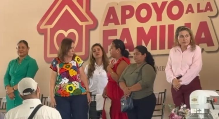 Mujer se desploma ante Rocío Nahle; pedía justicia para su hija, víctima de abuso sexual (Video)