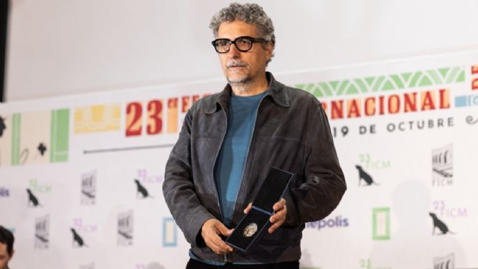 Mendonça Filho recibió la Medalla Filmoteca UNAM; su película “El agente secreto” inauguró el FICM