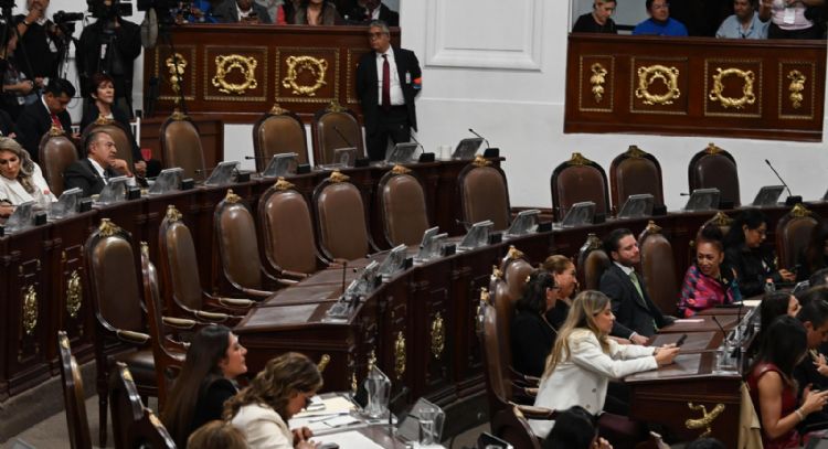 PAN arremete contra Brugada en su informe y abandona la sesión