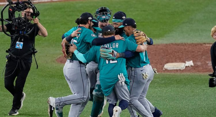 Con salvamento de Andrés Muñoz, Seattle toma ventaja sobre Toronto