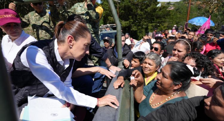 “Hay presupuesto suficiente para apoyar a todas": Sheinbaum en la sierra de Querétaro