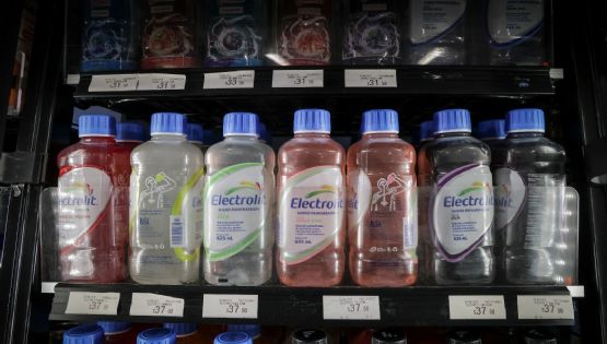 Electrolit, el “suero” que endulza 3.7 veces más de lo recomendado y esquiva impuestos millonarios