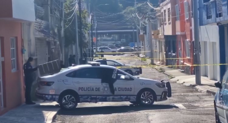 Abandonan el cuerpo de una mujer en un carrito de supermercado en el centro de Puebla
