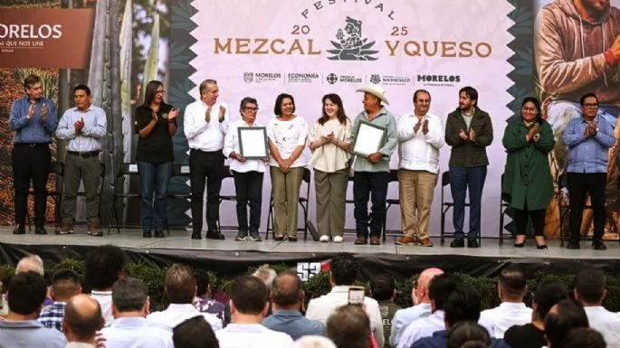 Morelos entrega las primeras certificaciones de Denominación de Origen Mezcal