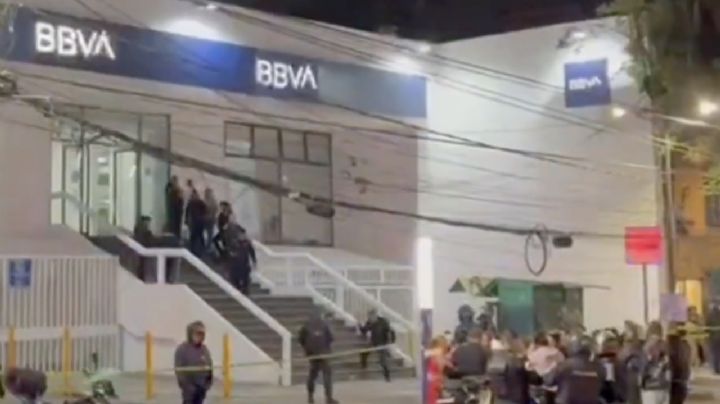 Asesinan en ataque directo a un hombre frente a un banco en Peralvillo