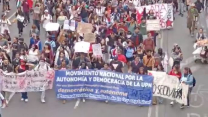 Heridos y detenidos en Toluca por marcha del 2 de octubre; Codhem indaga posibles abusos policiacos