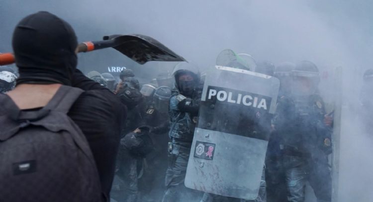 Gobierno de CDMX: “gran provocación” la trifulca de este 2 de octubre; 94 policías van al hospital