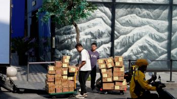 Economía de China se desacelera al 4.8% anual entre julio y septiembre debido a la baja demanda