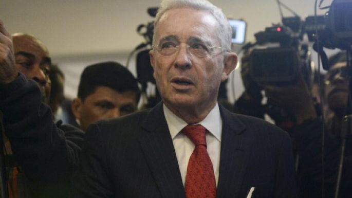 Tribunal revoca sentencia contra expresidente Álvaro Uribe por manipulación y soborno
