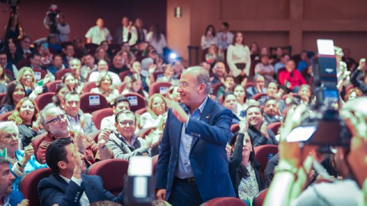 Felipe Calderón reaparece tras el relanzamiento del PAN