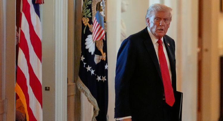 Trump dice que "aliados" en Oriente Próximo están dispuestos a "enderezar" a Hamás si viola acuerdo